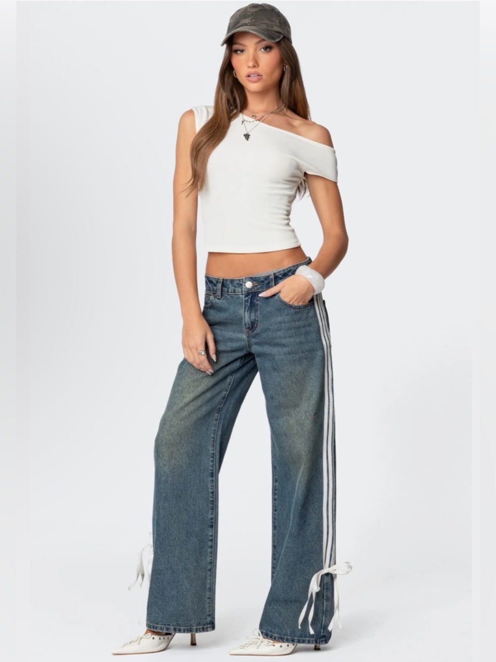 Edikted Wide-Leg Jeans with White Side Ribbon Stripes